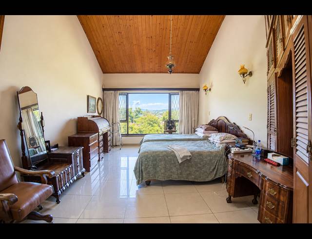 5 BEDROOM HOUSE FOR SALE IN BEACON BAY